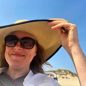 Meet your Posher, Stephanie